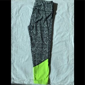 VSX Victorias Secret Crop Lycra Leggings Sz M